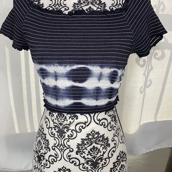 Goa Beachwear by Japna navy tie dyed striped stretchy crop top. size S - Picture 3 of 7